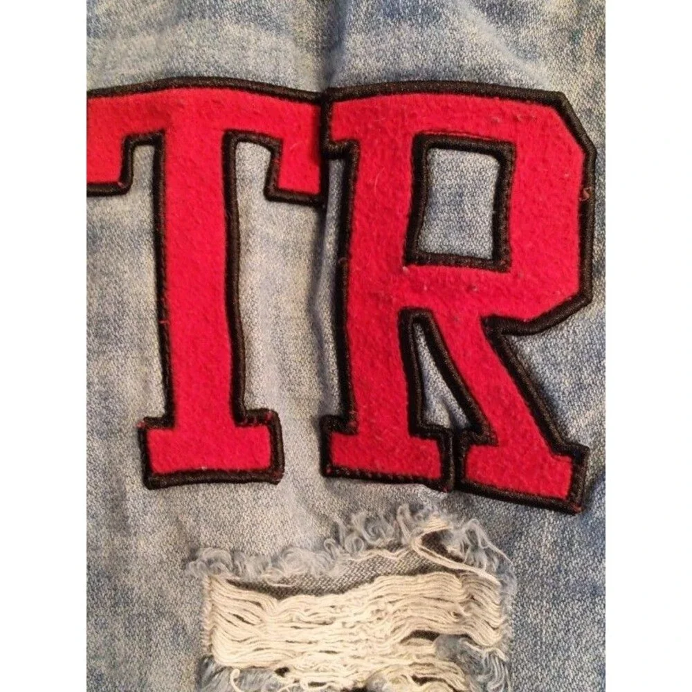 Rare Men's True Religion Huge Red Patch TR Ripped Look Jeans Size 29 RN # 112790